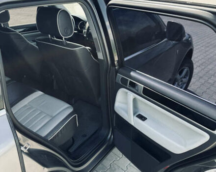 Сірий Фольксваген Туарег, об'ємом двигуна 3 л та пробігом 281 тис. км за 11999 $, фото 9 на Automoto.ua