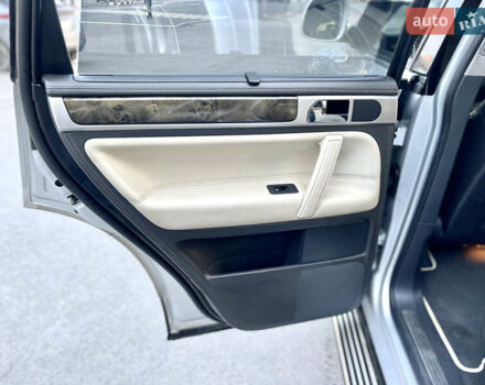 Сірий Фольксваген Туарег, об'ємом двигуна 3.6 л та пробігом 197 тис. км за 10700 $, фото 30 на Automoto.ua