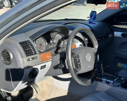 Серый Фольксваген Туарег, объемом двигателя 3 л и пробегом 223 тыс. км за 11400 $, фото 18 на Automoto.ua