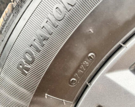 Серый Фольксваген Туарег, объемом двигателя 2.97 л и пробегом 264 тыс. км за 10500 $, фото 8 на Automoto.ua