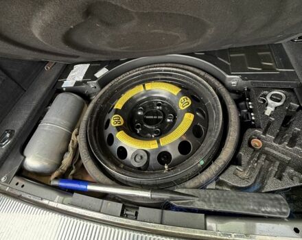 Сірий Фольксваген Туарег, об'ємом двигуна 3 л та пробігом 276 тис. км за 12000 $, фото 6 на Automoto.ua