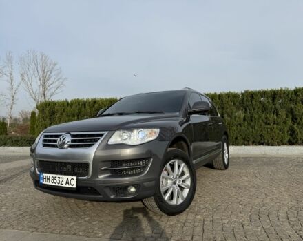 Серый Фольксваген Туарег, объемом двигателя 3 л и пробегом 157 тыс. км за 11500 $, фото 6 на Automoto.ua