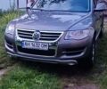 Сірий Фольксваген Туарег, об'ємом двигуна 3 л та пробігом 93 тис. км за 15000 $, фото 1 на Automoto.ua