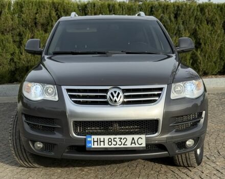 Серый Фольксваген Туарег, объемом двигателя 3 л и пробегом 157 тыс. км за 11500 $, фото 1 на Automoto.ua