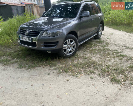 Серый Фольксваген Туарег, объемом двигателя 3 л и пробегом 332 тыс. км за 11600 $, фото 2 на Automoto.ua