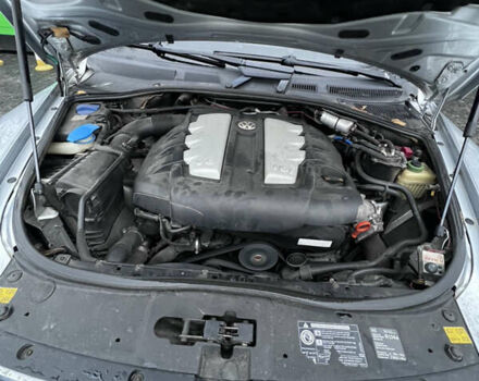 Сірий Фольксваген Туарег, об'ємом двигуна 3 л та пробігом 288 тис. км за 10700 $, фото 9 на Automoto.ua