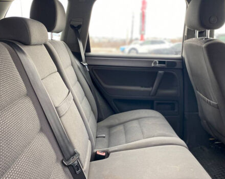 Серый Фольксваген Туарег, объемом двигателя 2.5 л и пробегом 277 тыс. км за 10500 $, фото 25 на Automoto.ua