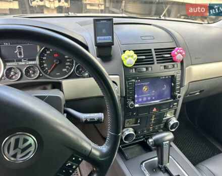 Серый Фольксваген Туарег, объемом двигателя 3 л и пробегом 296 тыс. км за 13550 $, фото 12 на Automoto.ua