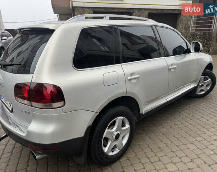 Серый Фольксваген Туарег, объемом двигателя 3 л и пробегом 369 тыс. км за 12500 $, фото 16 на Automoto.ua