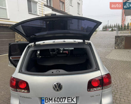 Серый Фольксваген Туарег, объемом двигателя 3 л и пробегом 369 тыс. км за 12500 $, фото 3 на Automoto.ua