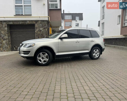 Серый Фольксваген Туарег, объемом двигателя 3 л и пробегом 369 тыс. км за 12500 $, фото 23 на Automoto.ua