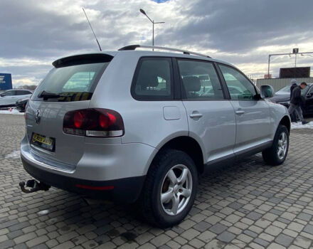 Серый Фольксваген Туарег, объемом двигателя 2.5 л и пробегом 277 тыс. км за 10500 $, фото 6 на Automoto.ua