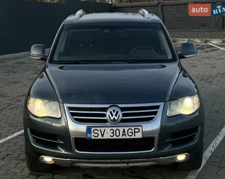 Серый Фольксваген Туарег, объемом двигателя 3 л и пробегом 260 тыс. км за 6599 $, фото 5 на Automoto.ua