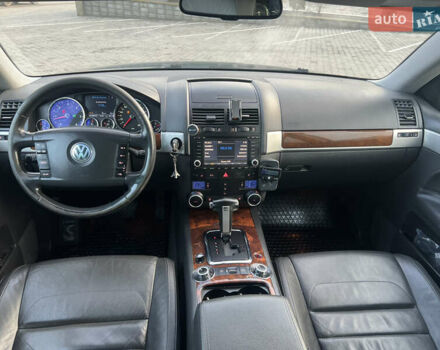 Серый Фольксваген Туарег, объемом двигателя 3 л и пробегом 260 тыс. км за 6599 $, фото 22 на Automoto.ua