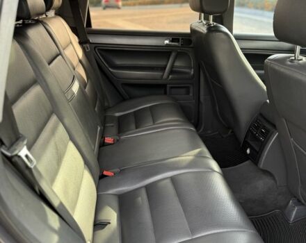 Серый Фольксваген Туарег, объемом двигателя 3 л и пробегом 157 тыс. км за 11500 $, фото 16 на Automoto.ua