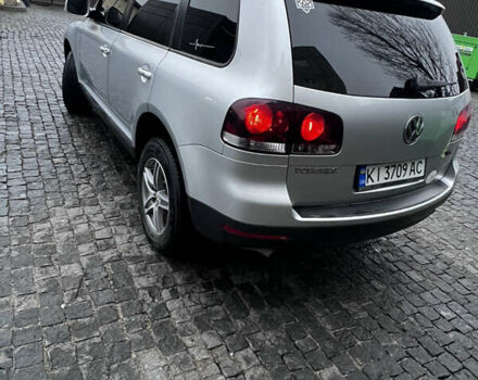 Сірий Фольксваген Туарег, об'ємом двигуна 3 л та пробігом 288 тис. км за 10700 $, фото 5 на Automoto.ua