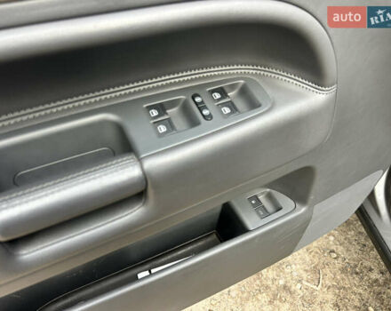 Серый Фольксваген Туарег, объемом двигателя 3 л и пробегом 296 тыс. км за 13550 $, фото 7 на Automoto.ua