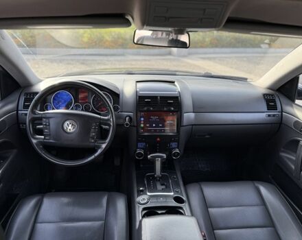Серый Фольксваген Туарег, объемом двигателя 3 л и пробегом 157 тыс. км за 11500 $, фото 8 на Automoto.ua