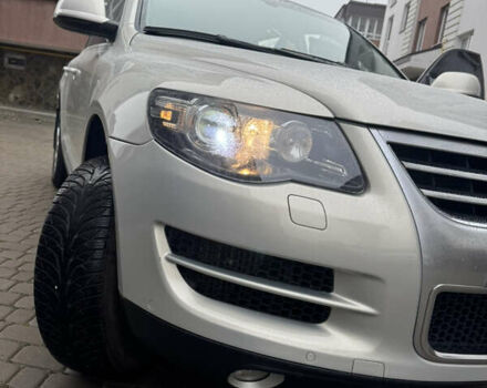 Серый Фольксваген Туарег, объемом двигателя 3 л и пробегом 369 тыс. км за 12500 $, фото 8 на Automoto.ua