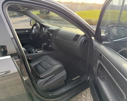 Серый Фольксваген Туарег, объемом двигателя 3 л и пробегом 157 тыс. км за 11500 $, фото 12 на Automoto.ua