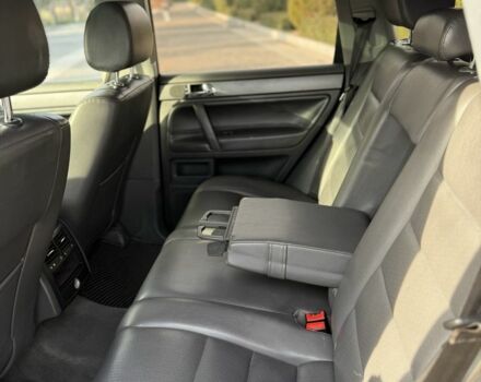 Серый Фольксваген Туарег, объемом двигателя 3 л и пробегом 157 тыс. км за 11500 $, фото 13 на Automoto.ua