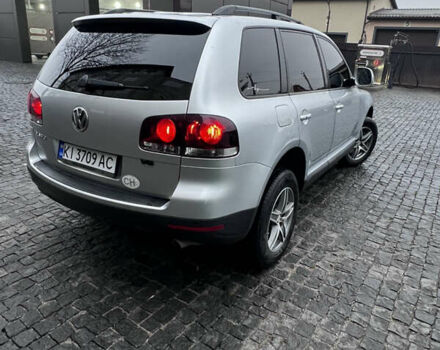 Сірий Фольксваген Туарег, об'ємом двигуна 3 л та пробігом 288 тис. км за 10700 $, фото 4 на Automoto.ua