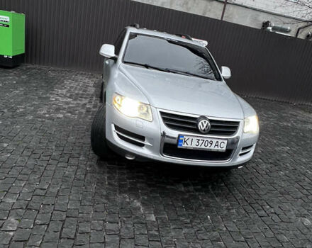 Сірий Фольксваген Туарег, об'ємом двигуна 3 л та пробігом 288 тис. км за 10700 $, фото 3 на Automoto.ua