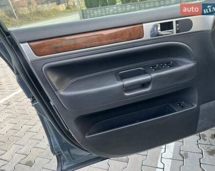 Серый Фольксваген Туарег, объемом двигателя 3 л и пробегом 260 тыс. км за 6599 $, фото 12 на Automoto.ua