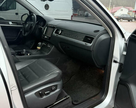 Серый Фольксваген Туарег, объемом двигателя 2.97 л и пробегом 210 тыс. км за 17499 $, фото 26 на Automoto.ua