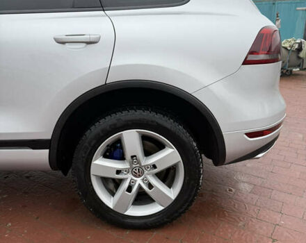 Серый Фольксваген Туарег, объемом двигателя 2.97 л и пробегом 210 тыс. км за 17499 $, фото 14 на Automoto.ua