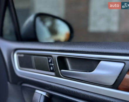 Фольксваген Туарег 2010 в Хмельницком на Automoto.ua Серый Фольксваген Туарег, объемом двигателя 2.97 л и пробегом 317 тыс. км за 15500 $, фото 71 на Automoto.ua