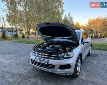 Фольксваген Туарег 2010 в Хмельницком на Automoto.ua Серый Фольксваген Туарег, объемом двигателя 2.97 л и пробегом 317 тыс. км за 15500 $, фото 23 на Automoto.ua
