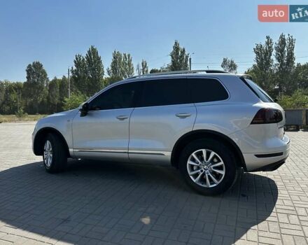 Фольксваген Туарег 2010 в Краматорске на Automoto.ua Серый Фольксваген Туарег, объемом двигателя 3 л и пробегом 310 тыс. км за 18000 $, фото 4 на Automoto.ua