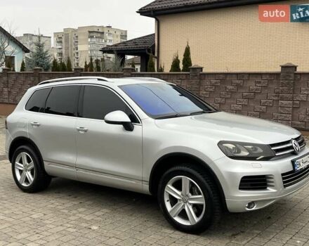 Серый Фольксваген Туарег, объемом двигателя 3 л и пробегом 298 тыс. км за 15500 $, фото 3 на Automoto.ua