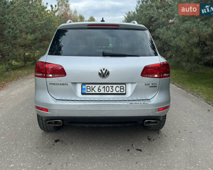 Серый Фольксваген Туарег, объемом двигателя 2.97 л и пробегом 360 тыс. км за 15300 $, фото 11 на Automoto.ua