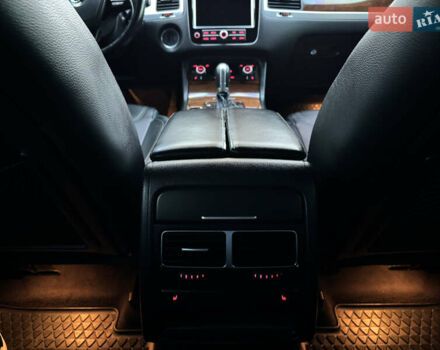 Фольксваген Туарег 2010 в Хмельницком на Automoto.ua Серый Фольксваген Туарег, объемом двигателя 2.97 л и пробегом 317 тыс. км за 15500 $, фото 61 на Automoto.ua