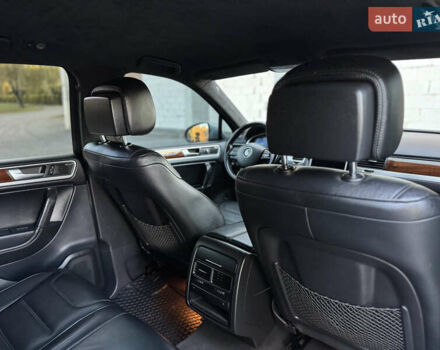 Фольксваген Туарег 2010 в Хмельницком на Automoto.ua Серый Фольксваген Туарег, объемом двигателя 2.97 л и пробегом 317 тыс. км за 15500 $, фото 77 на Automoto.ua