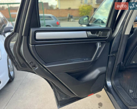 Сірий Фольксваген Туарег, об'ємом двигуна 3 л та пробігом 218 тис. км за 15700 $, фото 23 на Automoto.ua