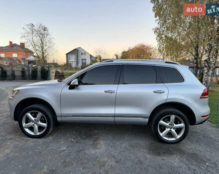 Фольксваген Туарег 2010 в Хмельницком на Automoto.ua Серый Фольксваген Туарег, объемом двигателя 2.97 л и пробегом 317 тыс. км за 15500 $, фото 6 на Automoto.ua