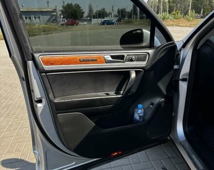 Фольксваген Туарег 2010 в Краматорске на Automoto.ua Серый Фольксваген Туарег, объемом двигателя 3 л и пробегом 310 тыс. км за 18000 $, фото 14 на Automoto.ua