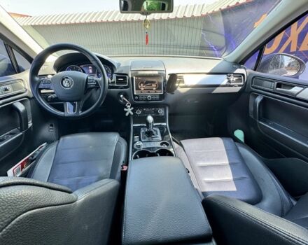 Серый Фольксваген Туарег, объемом двигателя 3 л и пробегом 460 тыс. км за 14300 $, фото 7 на Automoto.ua