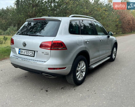 Серый Фольксваген Туарег, объемом двигателя 2.97 л и пробегом 360 тыс. км за 15300 $, фото 10 на Automoto.ua