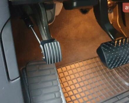 Серый Фольксваген Туарег, объемом двигателя 3 л и пробегом 225 тыс. км за 16900 $, фото 14 на Automoto.ua