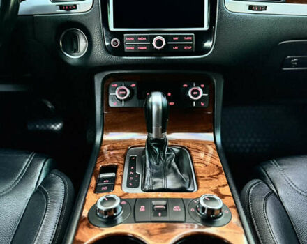 Фольксваген Туарег 2010 в Хмельницком на Automoto.ua Серый Фольксваген Туарег, объемом двигателя 2.97 л и пробегом 317 тыс. км за 15500 $, фото 43 на Automoto.ua