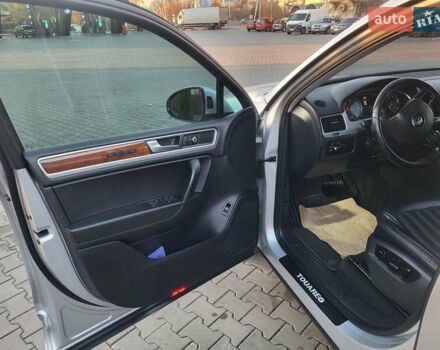 Серый Фольксваген Туарег, объемом двигателя 3 л и пробегом 310 тыс. км за 18500 $, фото 34 на Automoto.ua