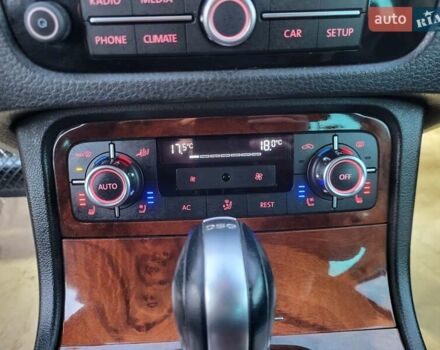 Серый Фольксваген Туарег, объемом двигателя 3 л и пробегом 310 тыс. км за 18500 $, фото 23 на Automoto.ua