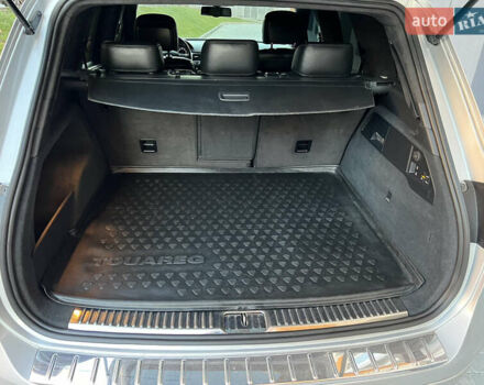 Серый Фольксваген Туарег, объемом двигателя 3 л и пробегом 317 тыс. км за 16499 $, фото 43 на Automoto.ua