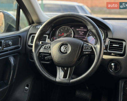 Сірий Фольксваген Туарег, об'ємом двигуна 3 л та пробігом 218 тис. км за 15700 $, фото 17 на Automoto.ua