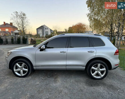 Фольксваген Туарег 2010 в Хмельницком на Automoto.ua Серый Фольксваген Туарег, объемом двигателя 2.97 л и пробегом 317 тыс. км за 15500 $, фото 5 на Automoto.ua