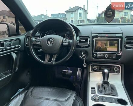 Серый Фольксваген Туарег, объемом двигателя 3 л и пробегом 298 тыс. км за 15500 $, фото 17 на Automoto.ua